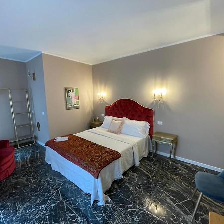 Prestige Suite Via Romagnoli Sirmione Luaran gambar